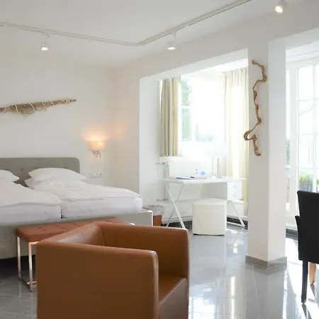 Atelier-Appartement Ambienta Im Zentrum Von Binz Exterior photo